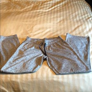 Woman’s under armor sweatpants size s